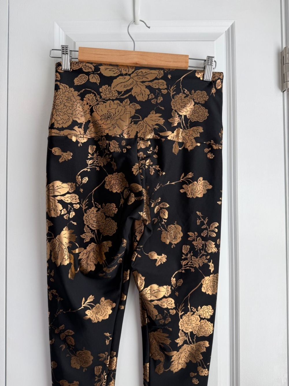 Emily Hsu Designs Women’s Gold Blossoms Foil Legging Size Large - Picture 5 of 9